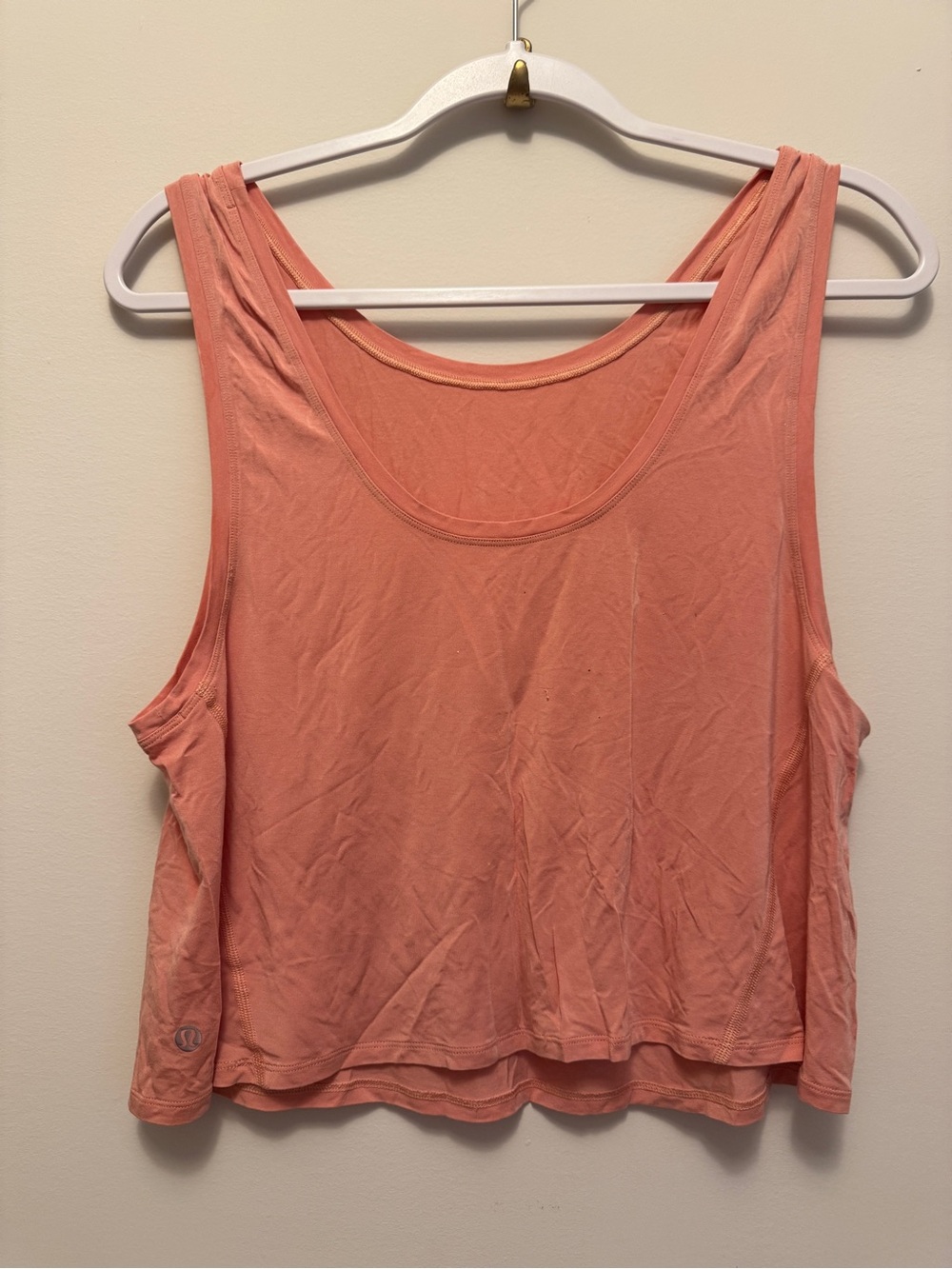 Lululemon Coral Scoop Neck Cropped Tank Top